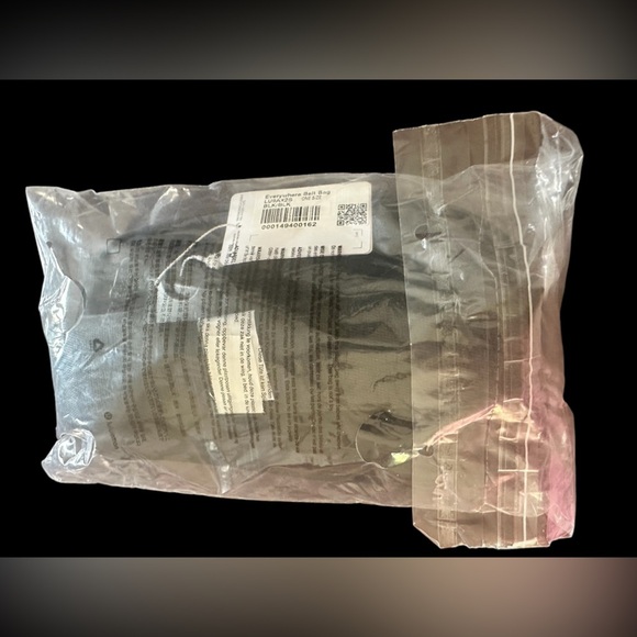 ⭐️NWT⭐️ Lululemon Everywhere Belt Bag 1L - Picture 6 of 6